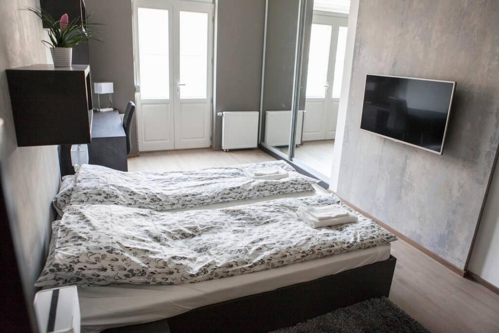 Apartment Downtown Ulloi 3 Budapest Bagian luar foto